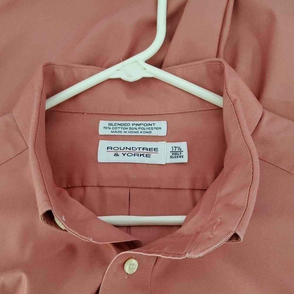 Roundtree and  Yorke  Men's  Short Sleeve Shirt - Picture 3 of 4